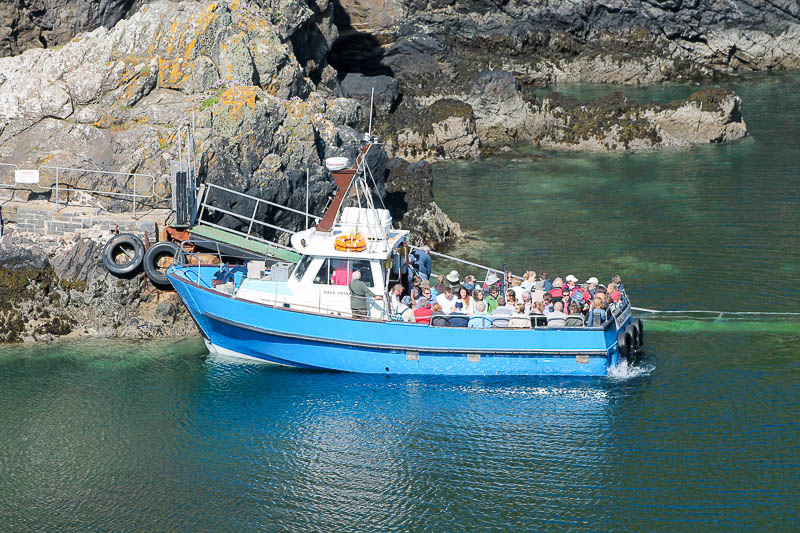 Boat to Skomer 12