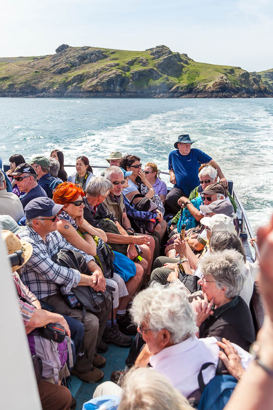 Boat to Skomer 19